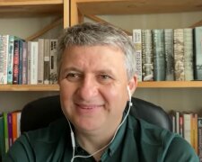 Юрий Романенко