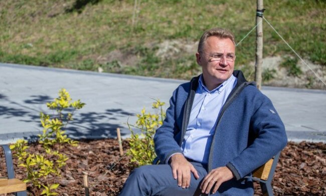 "Питання здорового глузду": Садовий поставив хрест на мріях львів'ян про теплі батареї