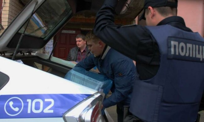 Налоговые схемы: полетели первые головы чиновников