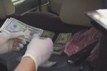 СБУ затримала двох працівників пенітенціарної служби за хабар (відео)