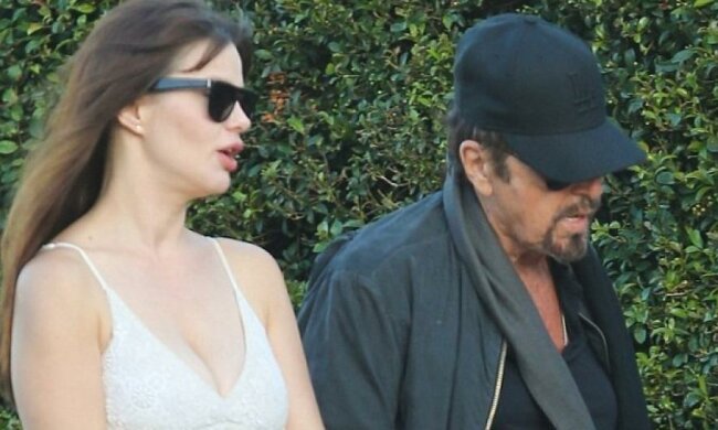 Аль Пачино сводил подругу в ресторан