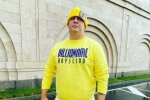 Потапа підловили поруч із кумедним "незнайомцем": несе на руках мозок