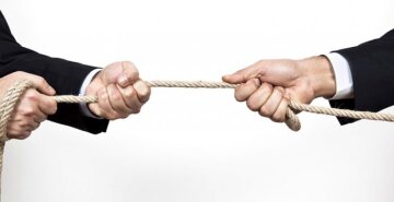 Конкуренція між чоловіками. Фото ALEXUS