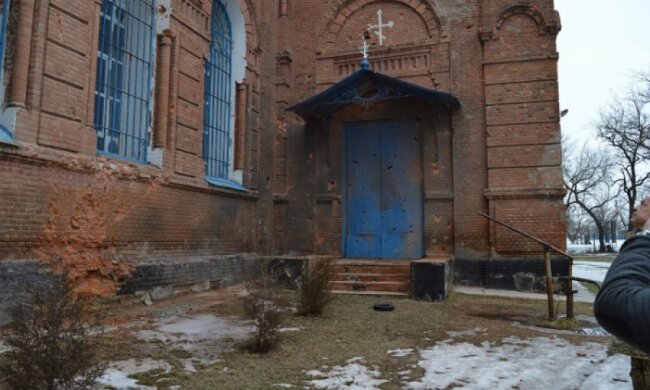Терористи знищили 8 українських православних церков на Луганщині