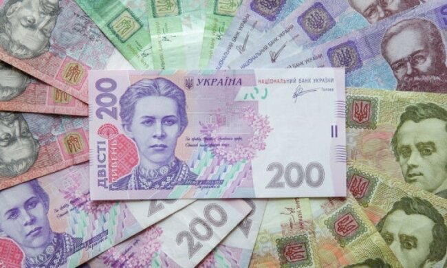 Гривня зміцнилася на 35 копійок