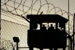 Полсотни бразильских заключенных сбежали через дыру в стене