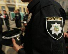 Чоловік показав статевий орган копам (відео)