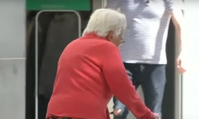 Пенсіонерка, скрін: Youtube