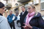 Живуть у наметі: озвірілі колектори викинули киян із власної квартири, Феміда спить