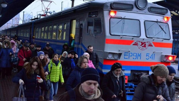 "Когда не знаешь, плакать или смеяться": Укрзализныця ужаснула пассажиров ноу-хау в Интерсити