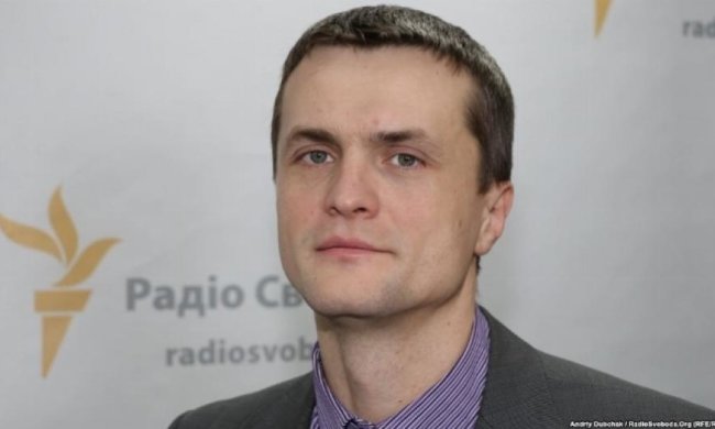 Українська влада працює лише заради грантів 