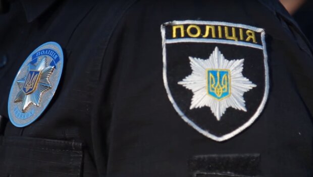 У Києві горе-водій проковтнув пакет на очах у отетерілих копів