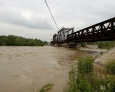 Паводки на Прикарпатті, фото: ПІК