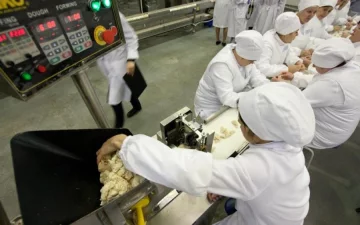 Каррагінан, фосфат і діоксид титану: а що ще кладуть в пельмені