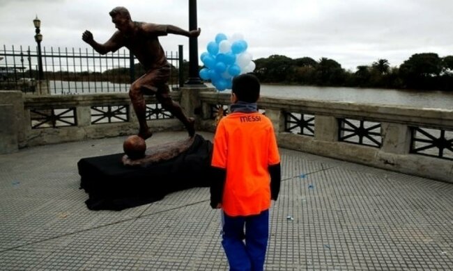 Статую Мессі відкрили у Буенос-Айресі