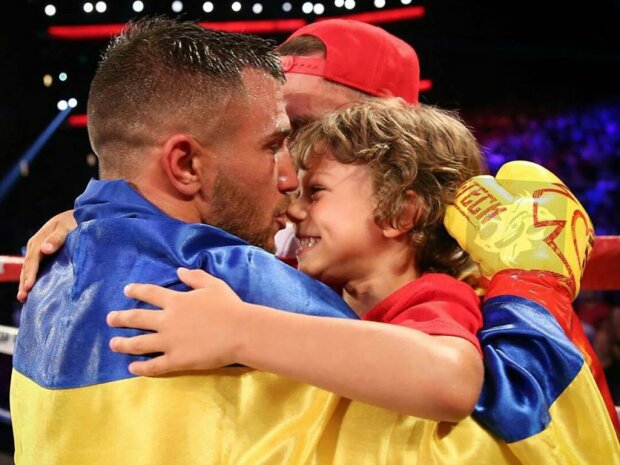 Василий Ломаченко показал мужские развлечения с сыном: "Воспитываю чемпиона"