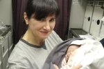 Українка розповіла, як прийняла пологи у небі над океаном