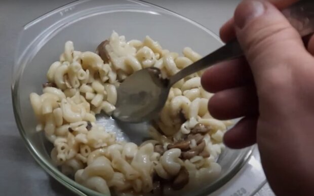 Как разогреть еду без света и газа, Фото: скрин youtube