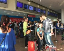 Нерви "забутих" в Туреччині киян лікували дармовим готелем та крутими покатушками
