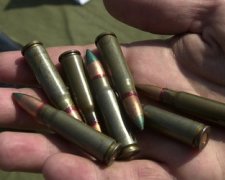 Львів'янка прийшла до польського консульства з бойовими патронами