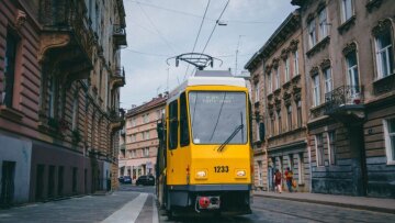 Провалля на перехресті Липинського та Замарстинівської у Львові