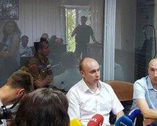 Підозрювані у вбивстві хлопчика копи приголомшили заявою: "Стріляли всі"