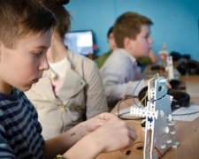Львівських школярів навчать робити роботів