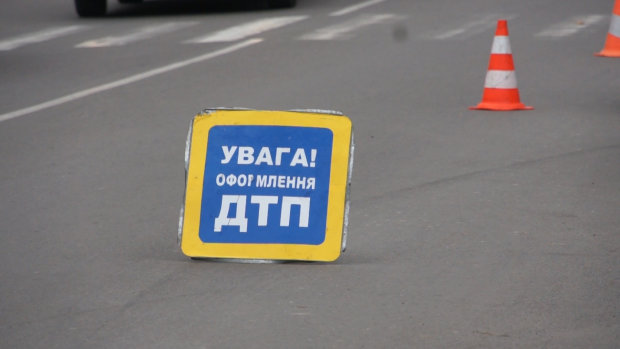 Маршрутка слетела с дороги во Львовской области: авто в лепешку, а на людях ни царапины