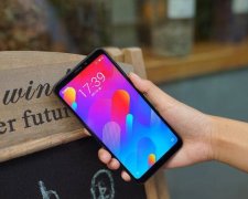 Meizu V8: супербюджетный смартфон появился на прилавках