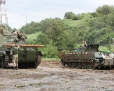 Никаких препятствий на пути: в сети показали учения военных инженеров