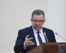Міністр заявив, що українці забагато їдять. Ми заявляємо, що у нього проблеми з математикою