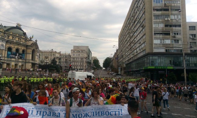 Противники ЛГБТ-маршу підготували бридку провокацію: "Створили спеціальну "л*йно-лабораторію"