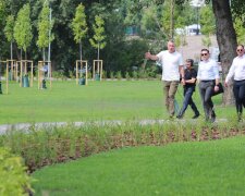 На київській Оболоні відкрили новий сквер та міст, які побудували за кошти мерії Вільнюса, - Кличко