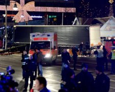 Срочно! Внедорожник влетел в пешеходов, множество травмированных