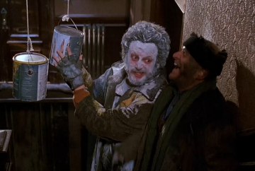 Кадр из фильма "Один дома 2"