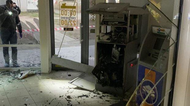 У Харкові банкомат Приватбанку "бомбонули" на два мільйони, мерзенне пограбування засікли камери