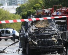 Власть дрогнула: автомобили чиновников массово подрывают
