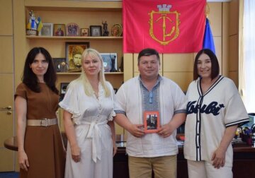 Озеро чистой питательной воды: как на Подоле презентовали «Шесть чувств» Ксени Эпель