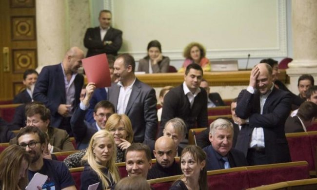 Нардепа от БПП заставили сдать физкультурный норматив: видео