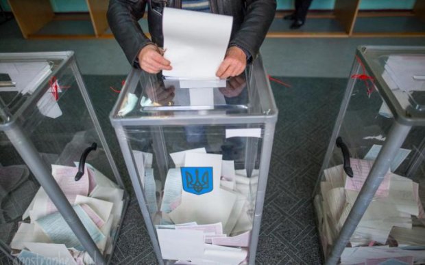Головне за ніч: вибори в Україні та борг Януковича