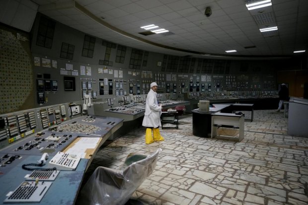 Россиян срочно сгоняют на съемки патриотичного ответа "Чернобылю": оказывается, виноваты американцы