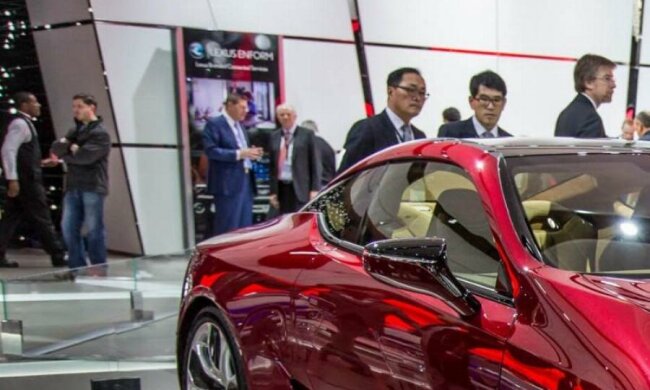 Lexus привіз люксове спорткупе в Україну