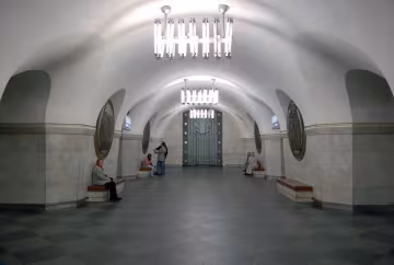 У київському метро помер чоловік: моторошні кадри