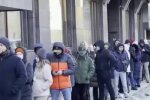 Очередь в банк, фото: скриншот из видео