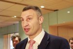 Втомився: Кличко вигадав, чому асфальт зникає зі снігом