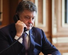 Порошенко пожаловался Тиллерсону на агрессию Путина