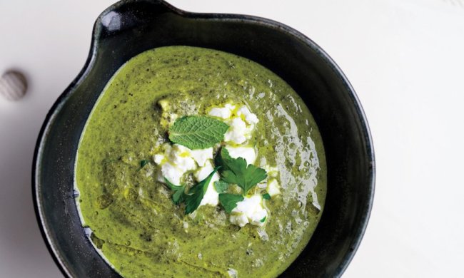 Незвичайний рецепт супу зі шпинатом і грецьким йогуртом