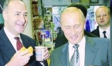 Зв'язки з Путіним: Трамп відповів демократам одним фото