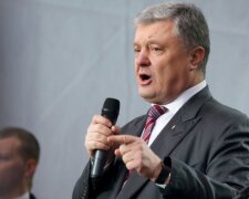 Порошенко снова назвал себя президентом и показал новые 150 миллионов: украинцы в бешенстве