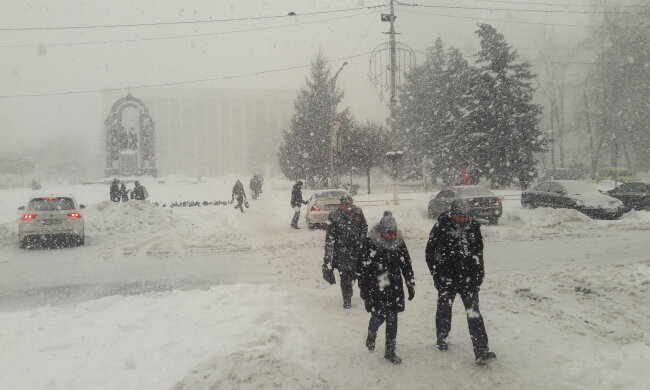 Cнігопад, зима - фото Знай.ua